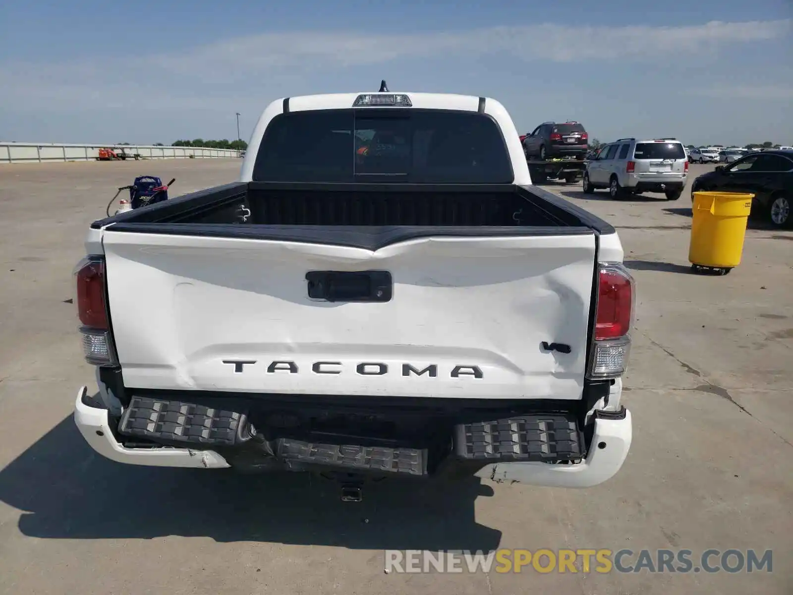 9 Photograph of a damaged car 5TFCZ5AN4MX265284 TOYOTA TACOMA 2021