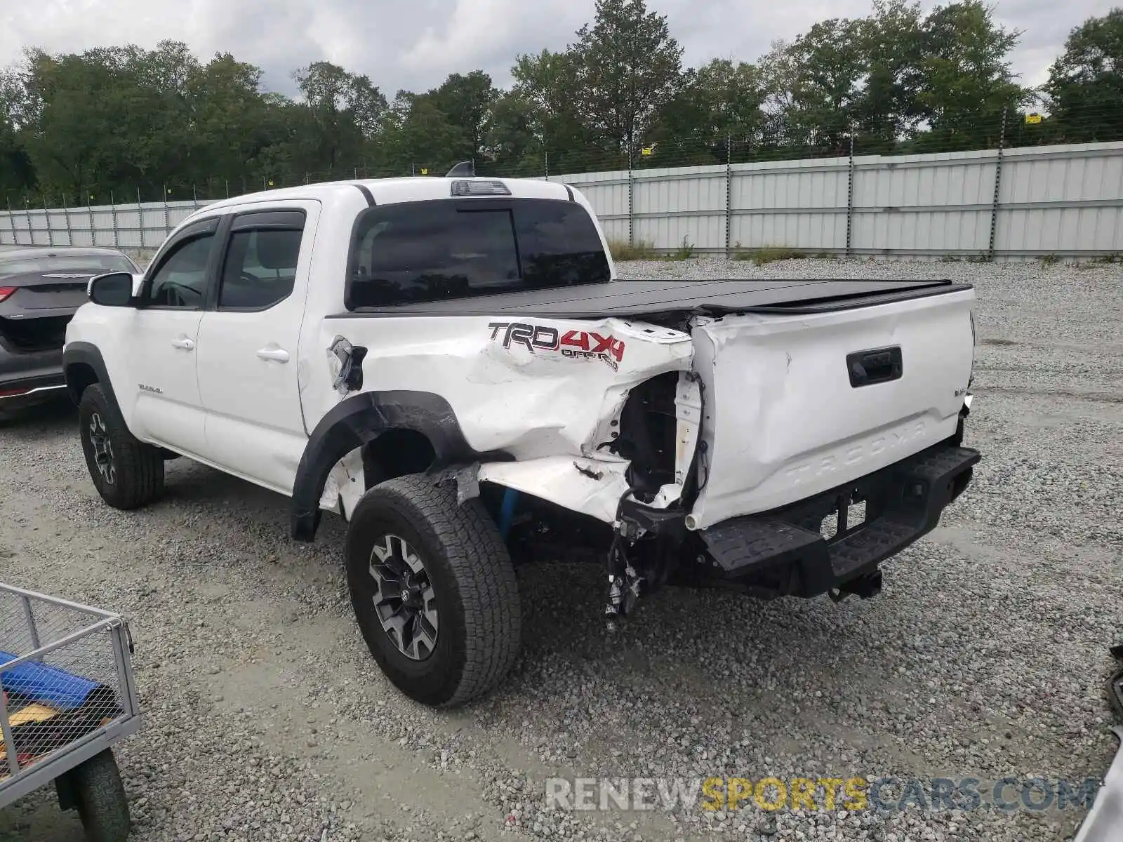 3 Photograph of a damaged car 5TFCZ5AN4MX271084 TOYOTA TACOMA 2021