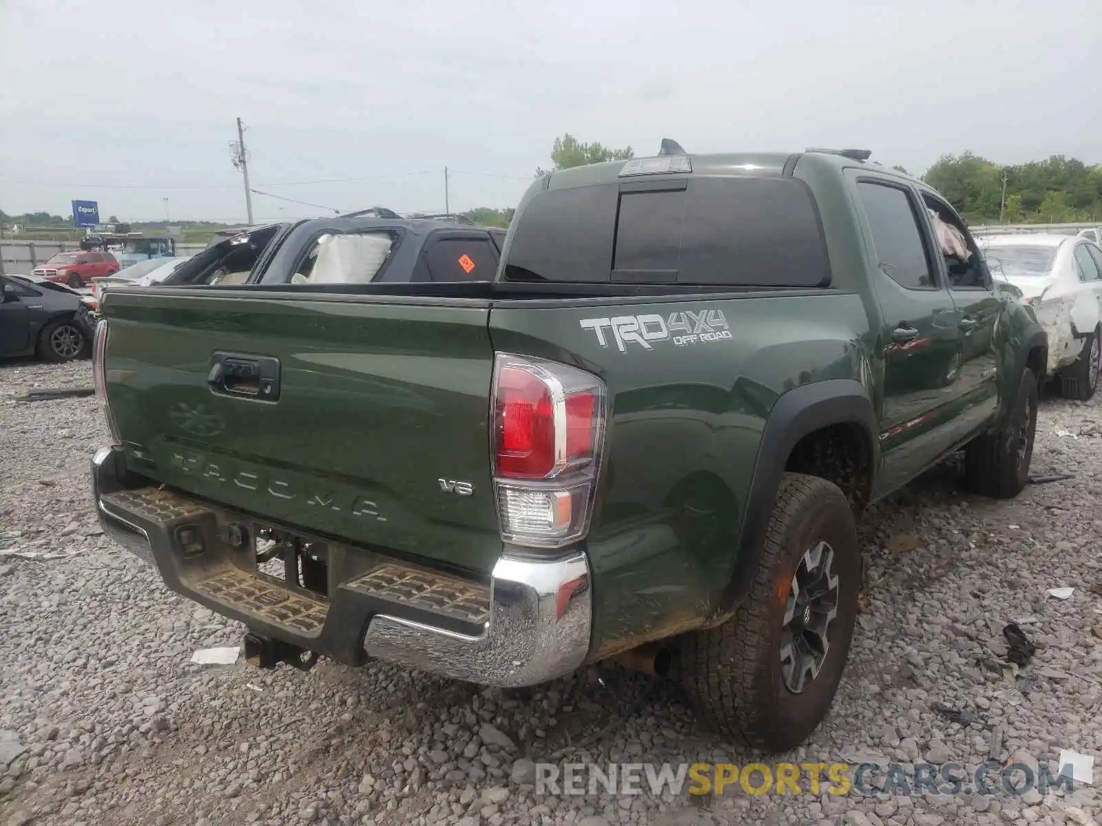 4 Photograph of a damaged car 5TFCZ5AN4MX272848 TOYOTA TACOMA 2021