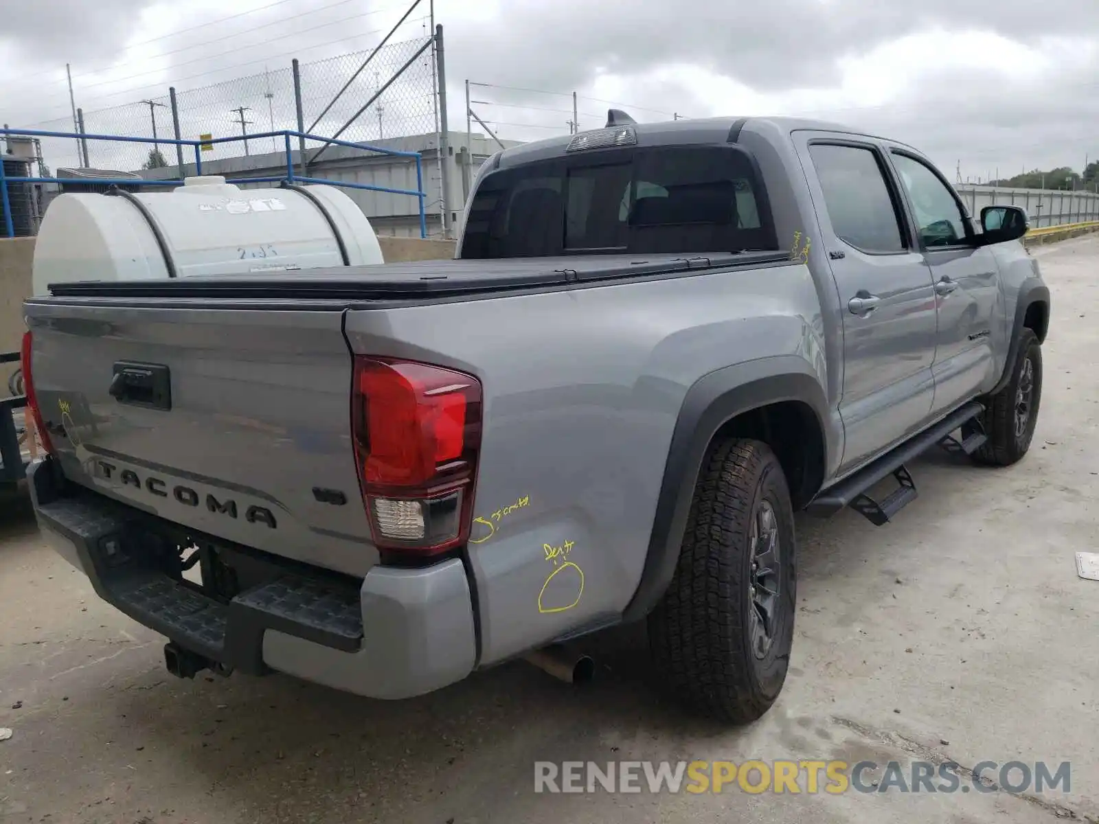 4 Photograph of a damaged car 5TFCZ5AN4MX278732 TOYOTA TACOMA 2021