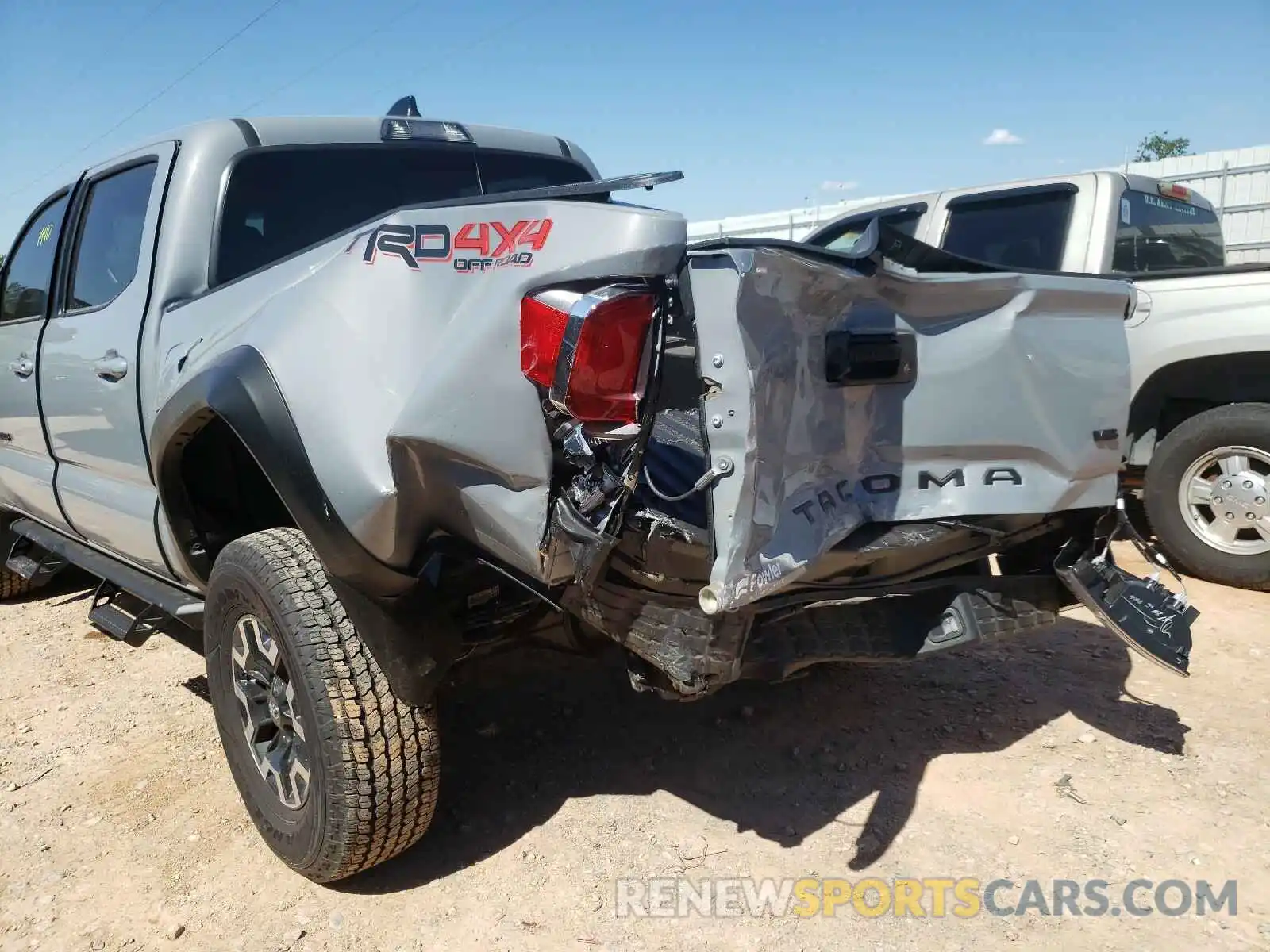 9 Photograph of a damaged car 5TFCZ5AN5MX246839 TOYOTA TACOMA 2021