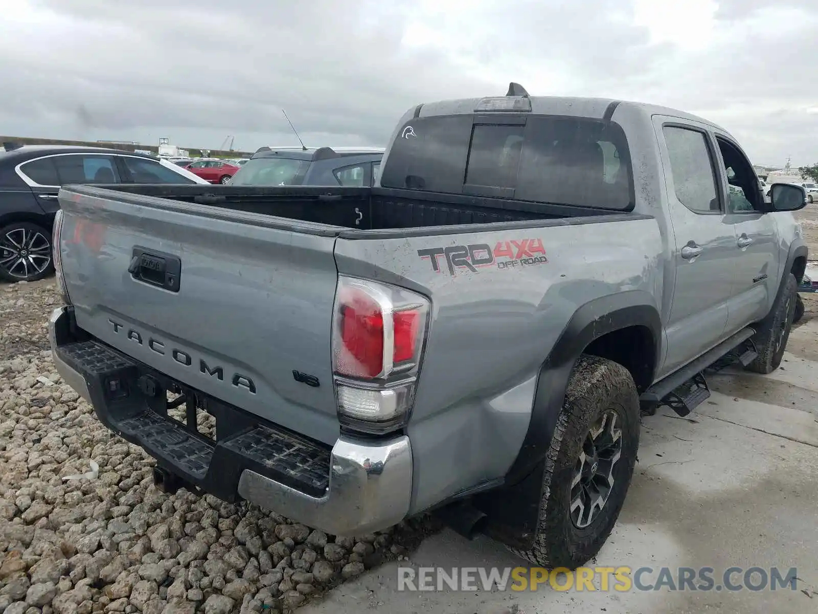 4 Photograph of a damaged car 5TFCZ5AN5MX247635 TOYOTA TACOMA 2021