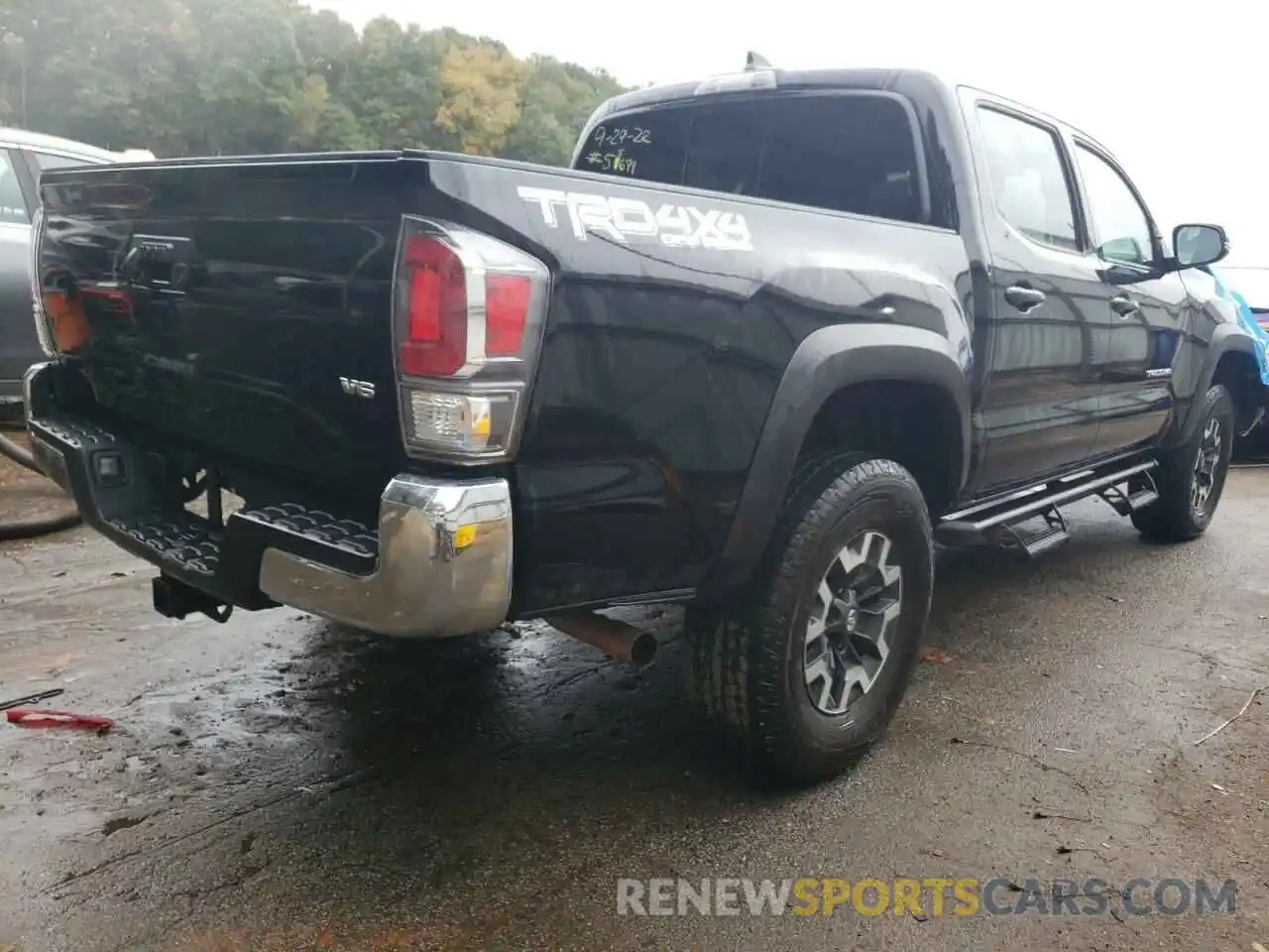 4 Photograph of a damaged car 5TFCZ5AN5MX255699 TOYOTA TACOMA 2021