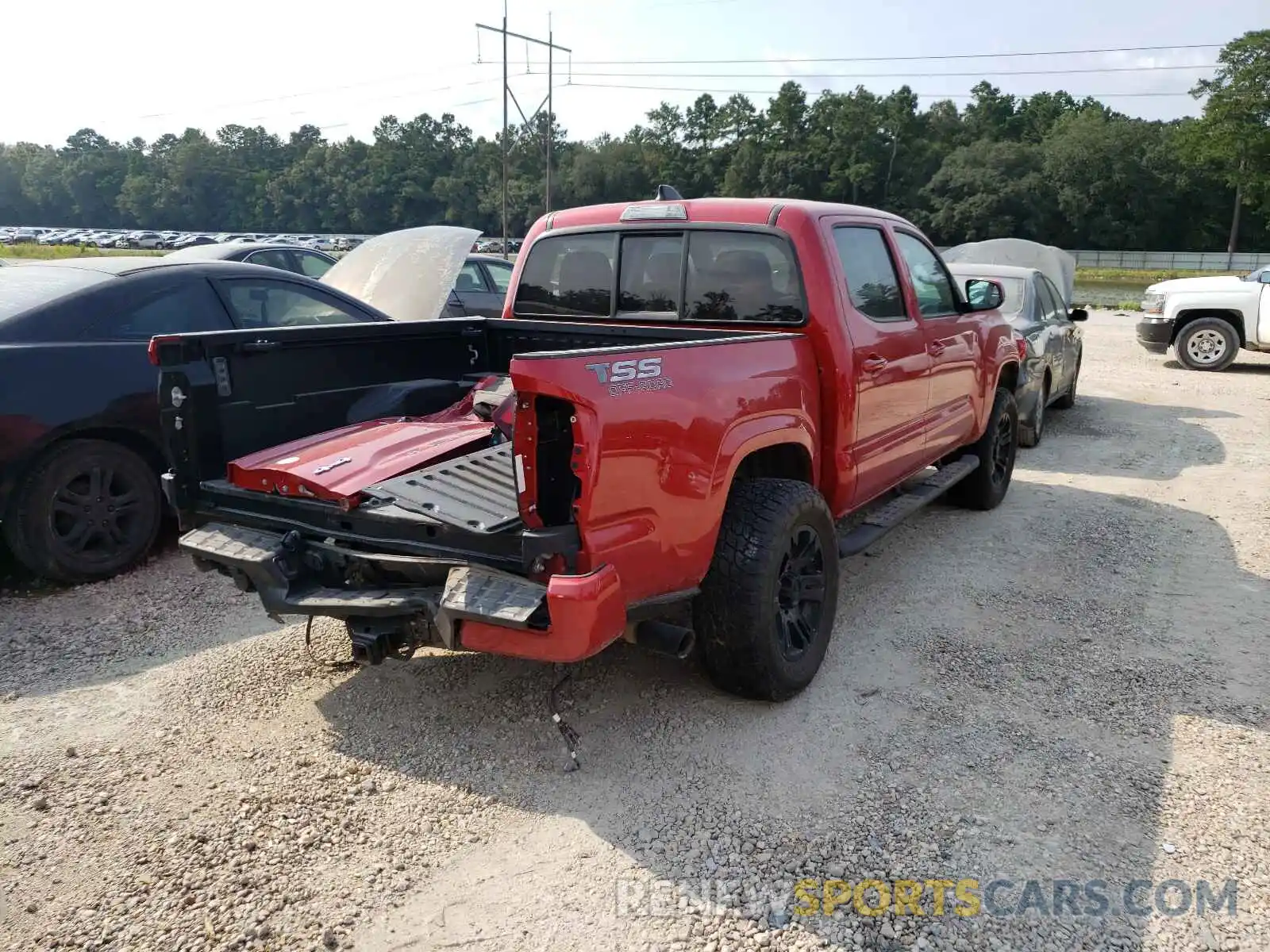 4 Photograph of a damaged car 5TFCZ5AN5MX255914 TOYOTA TACOMA 2021