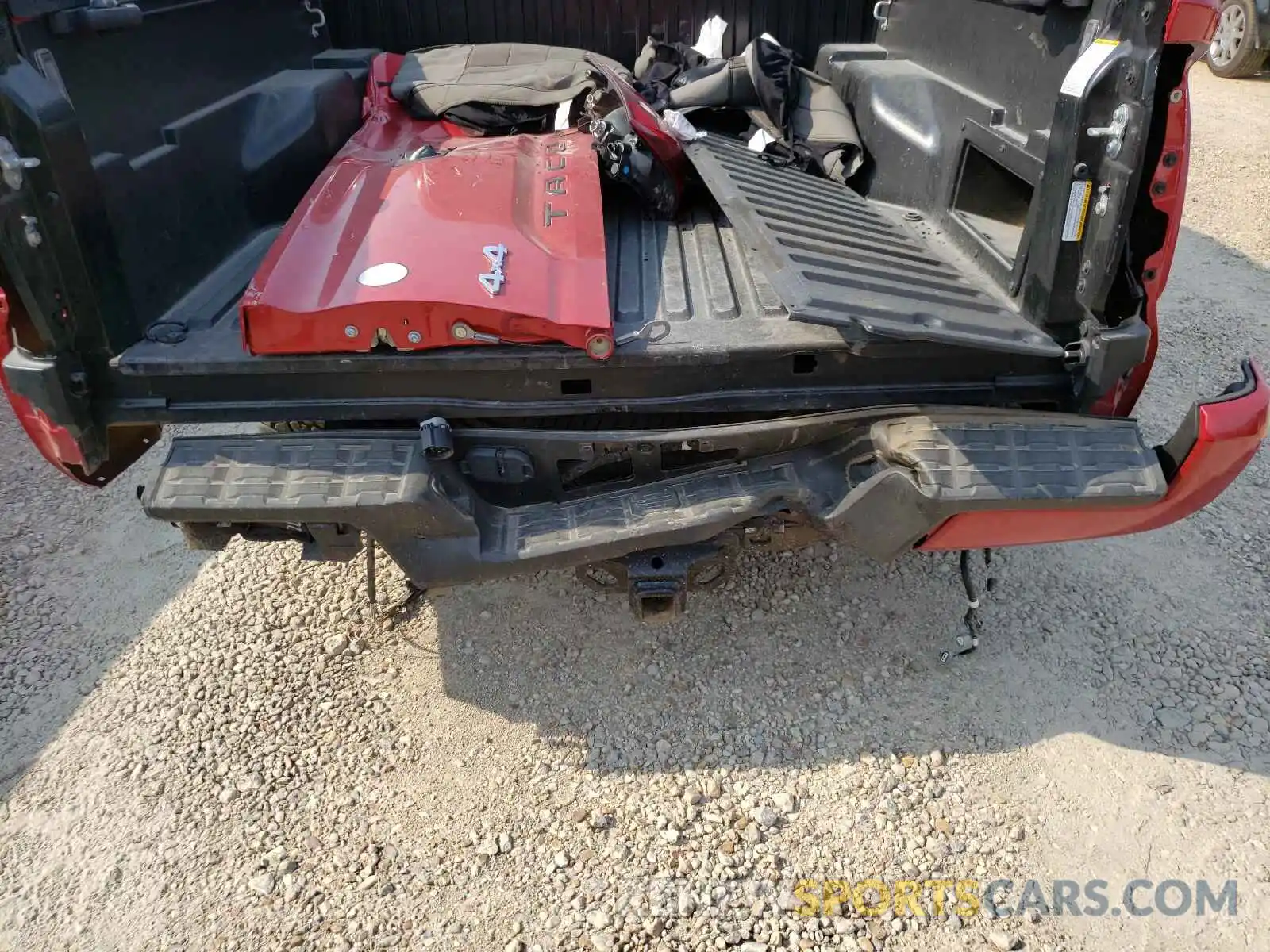 9 Photograph of a damaged car 5TFCZ5AN5MX255914 TOYOTA TACOMA 2021