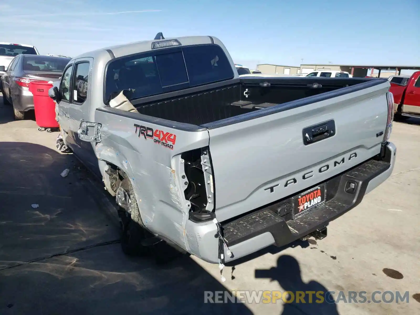 3 Photograph of a damaged car 5TFCZ5AN5MX256352 TOYOTA TACOMA 2021