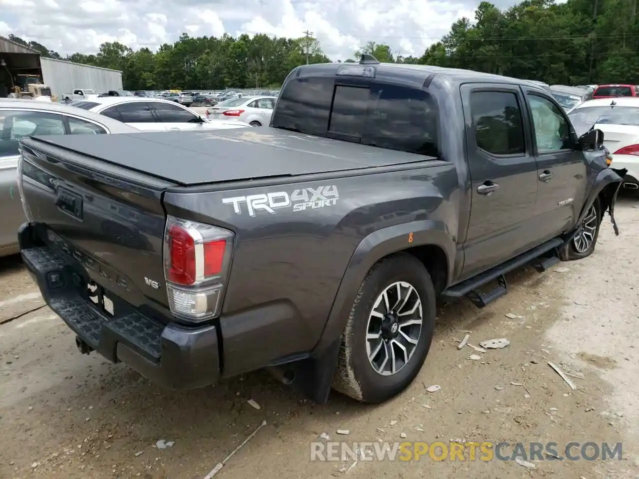 4 Photograph of a damaged car 5TFCZ5AN5MX267822 TOYOTA TACOMA 2021