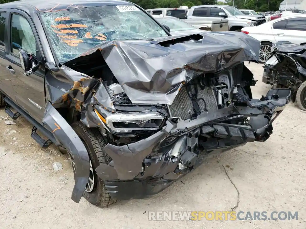 9 Photograph of a damaged car 5TFCZ5AN5MX267822 TOYOTA TACOMA 2021