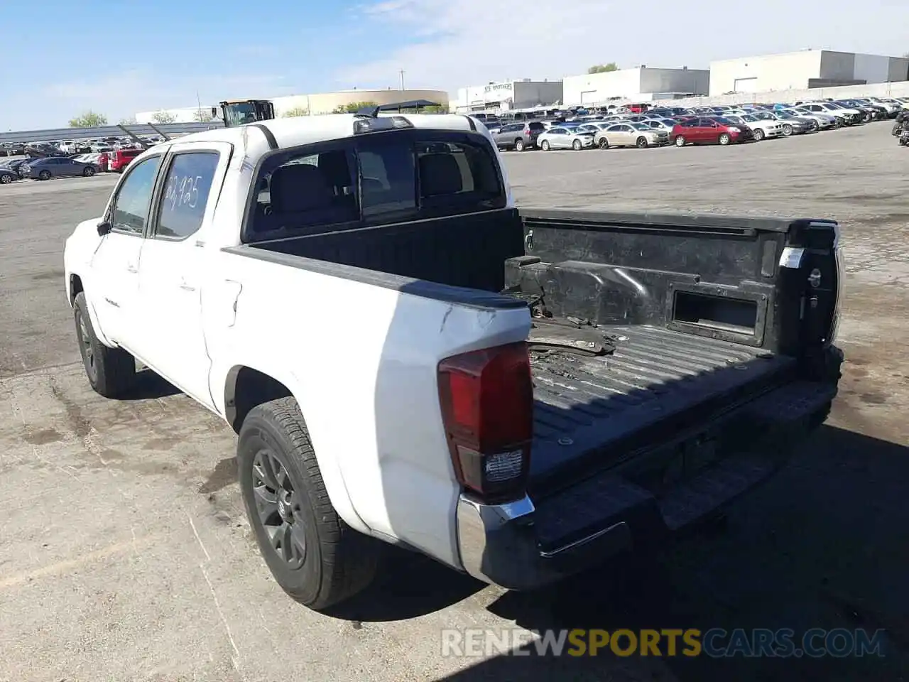 3 Фотография поврежденного автомобиля 5TFCZ5AN5MX268467 TOYOTA TACOMA 2021