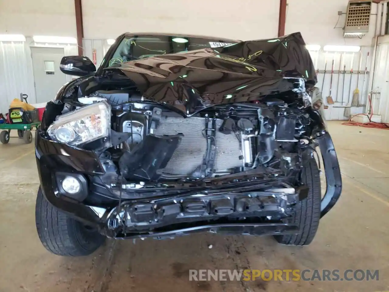 9 Photograph of a damaged car 5TFCZ5AN6MX246350 TOYOTA TACOMA 2021