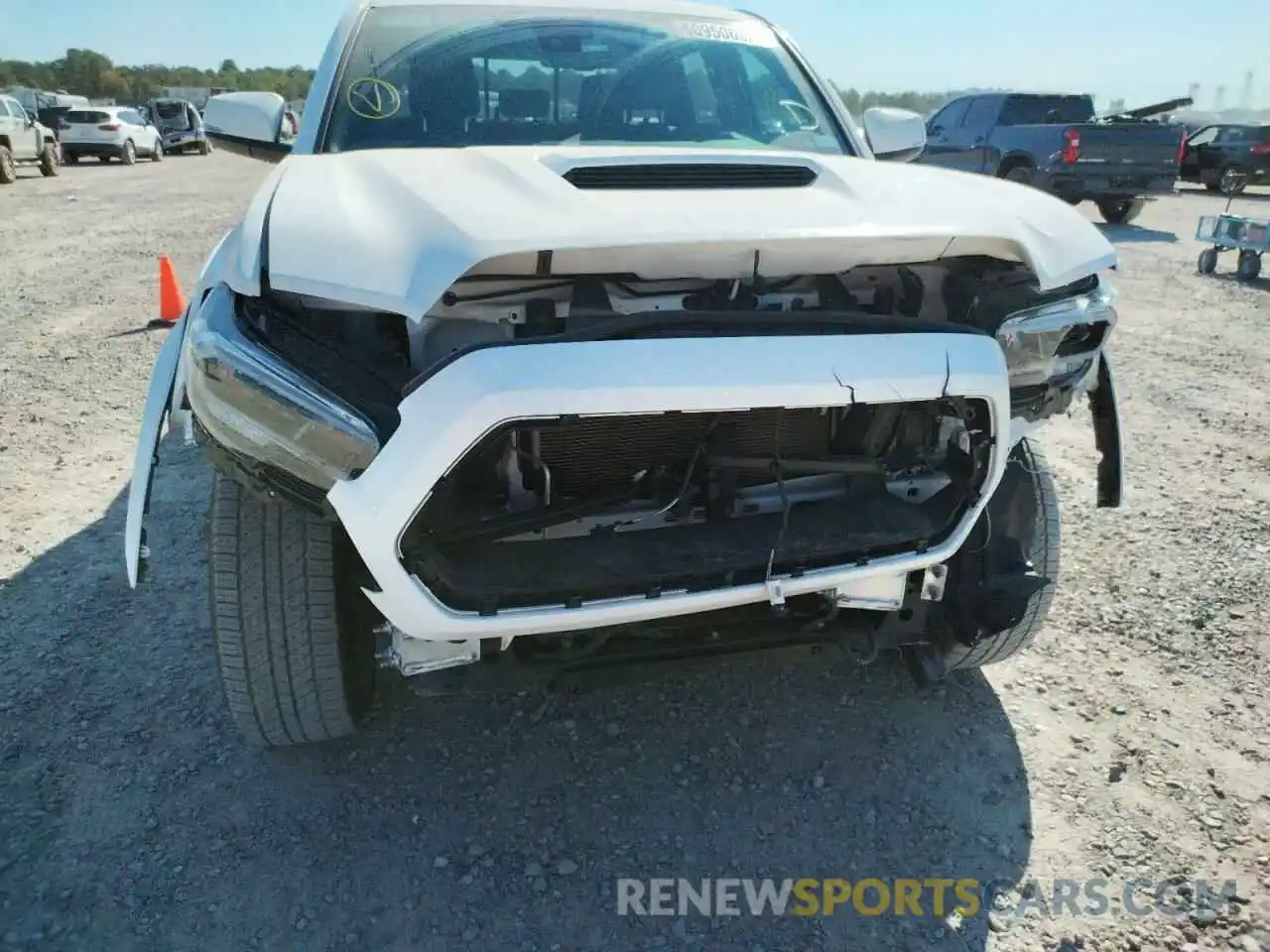 9 Photograph of a damaged car 5TFCZ5AN6MX248017 TOYOTA TACOMA 2021