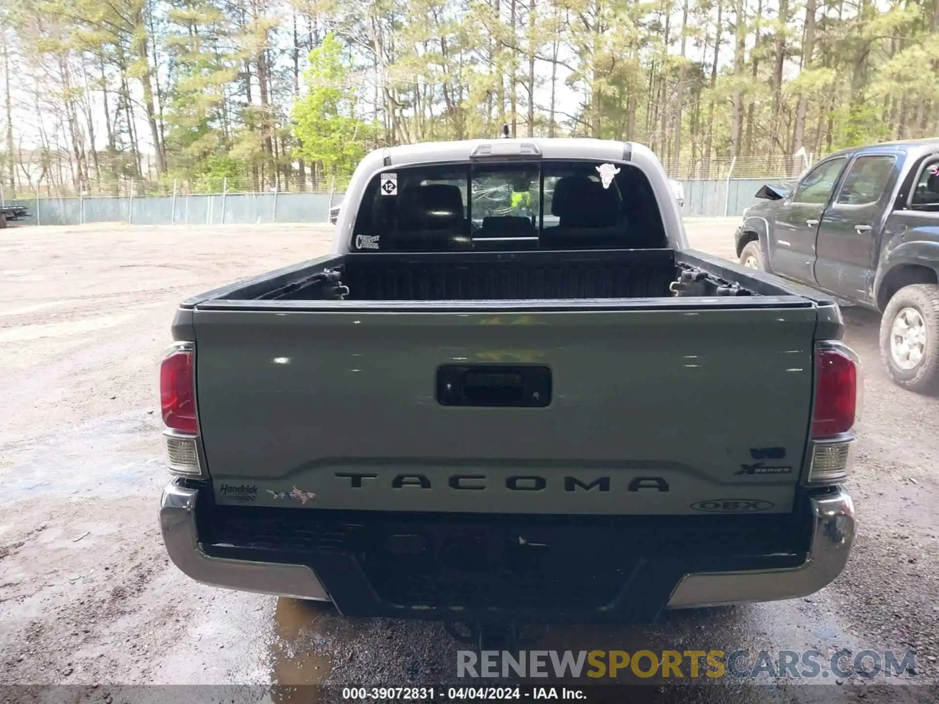 17 Photograph of a damaged car 5TFCZ5AN6MX254013 TOYOTA TACOMA 2021