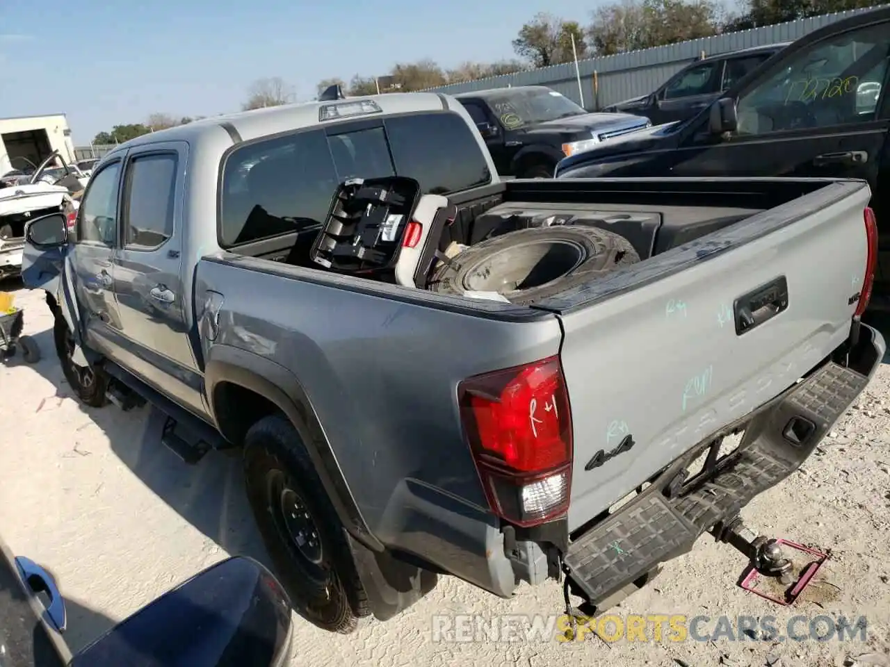 3 Photograph of a damaged car 5TFCZ5AN6MX256246 TOYOTA TACOMA 2021