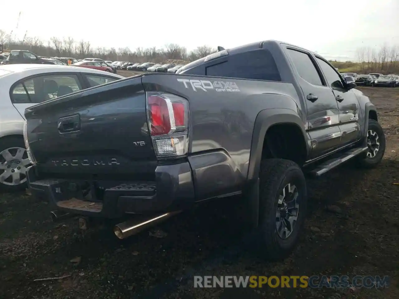 4 Photograph of a damaged car 5TFCZ5AN6MX256991 TOYOTA TACOMA 2021