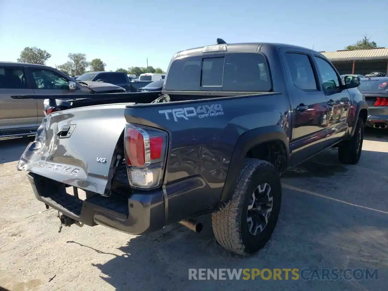 4 Photograph of a damaged car 5TFCZ5AN6MX263522 TOYOTA TACOMA 2021