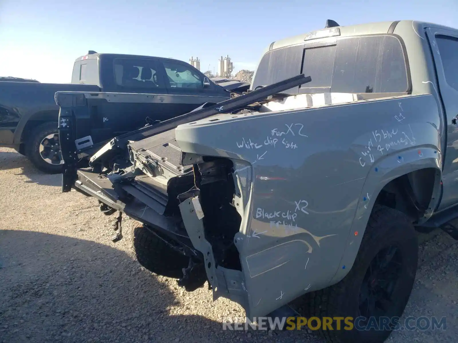 9 Photograph of a damaged car 5TFCZ5AN6MX264587 TOYOTA TACOMA 2021