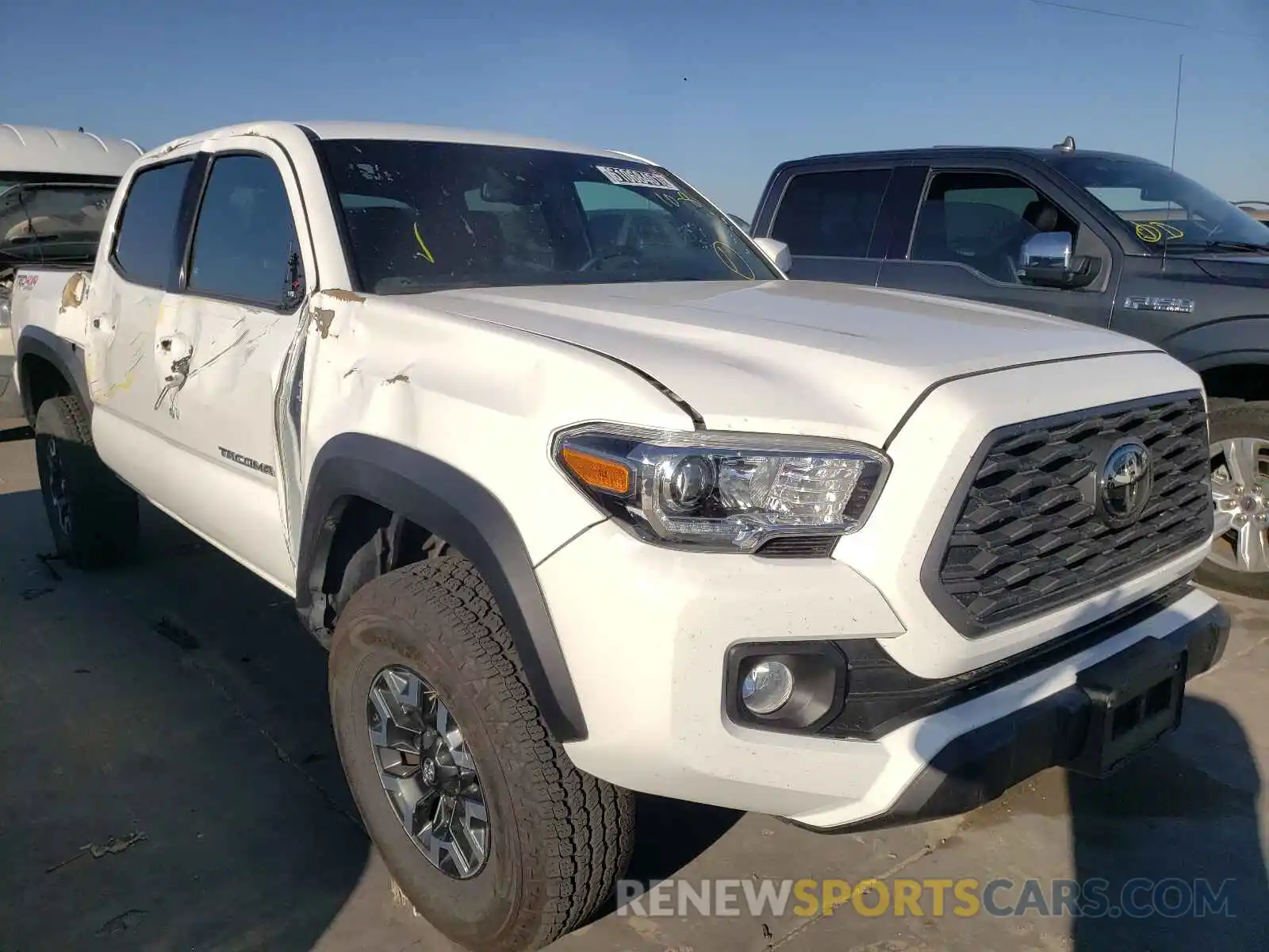 1 Photograph of a damaged car 5TFCZ5AN6MX264816 TOYOTA TACOMA 2021