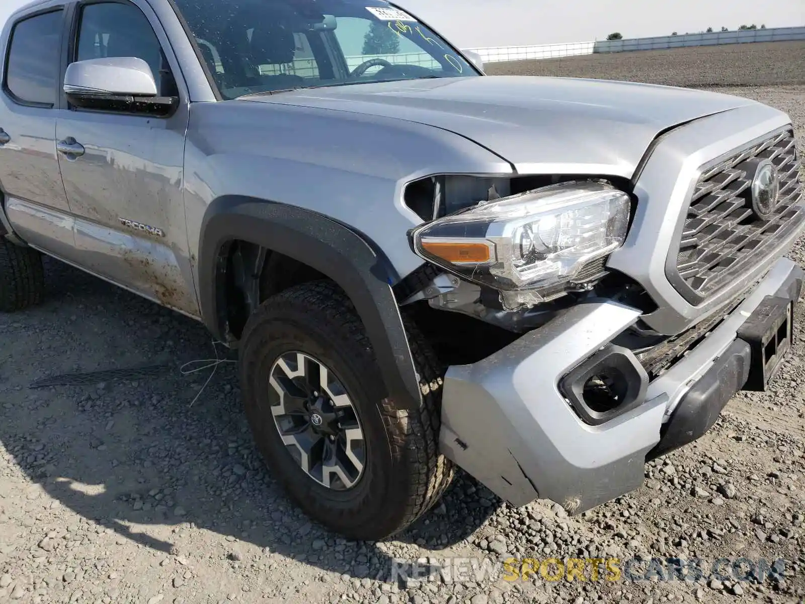 9 Photograph of a damaged car 5TFCZ5AN6MX268073 TOYOTA TACOMA 2021