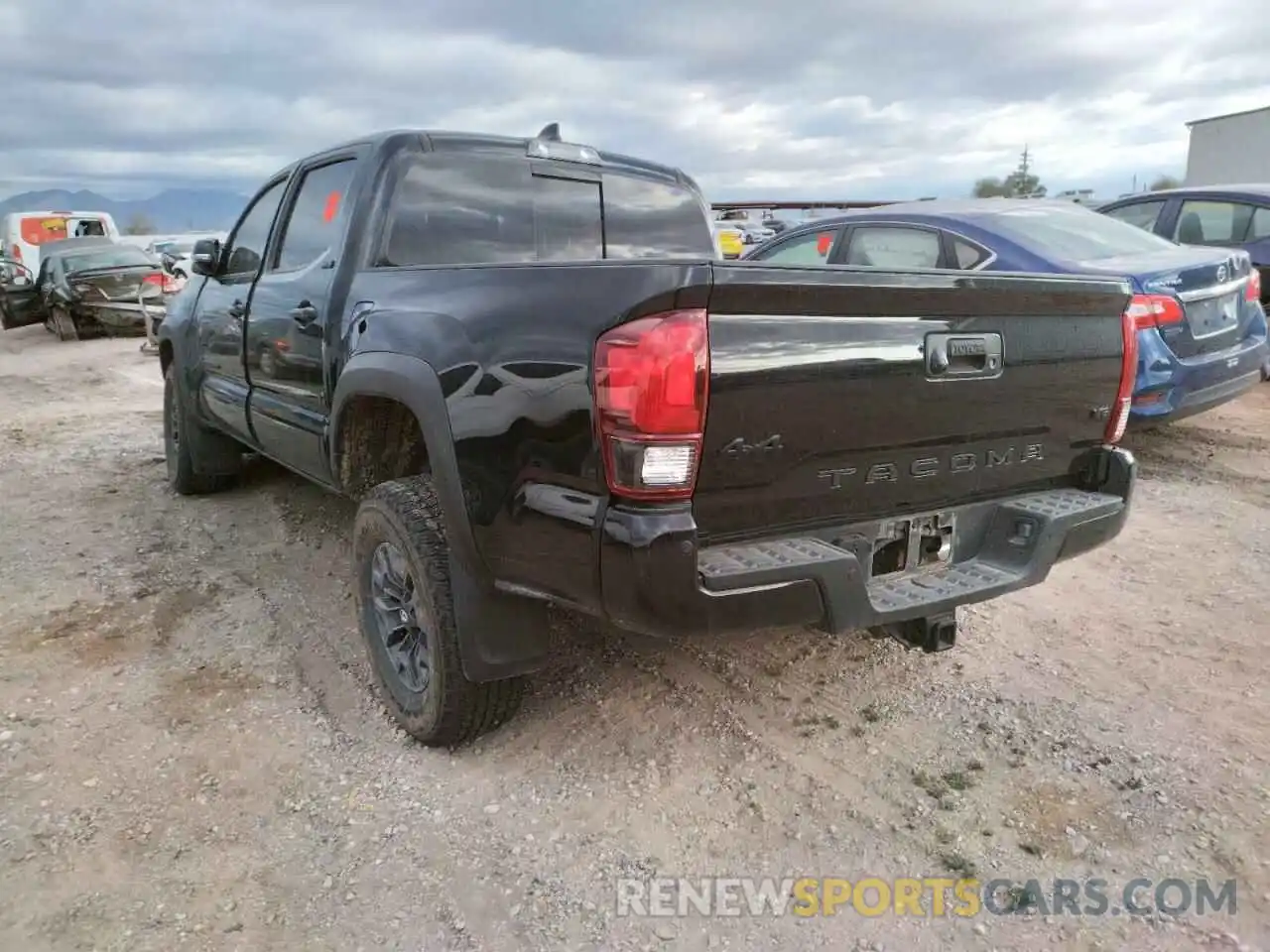 3 Photograph of a damaged car 5TFCZ5AN6MX271538 TOYOTA TACOMA 2021