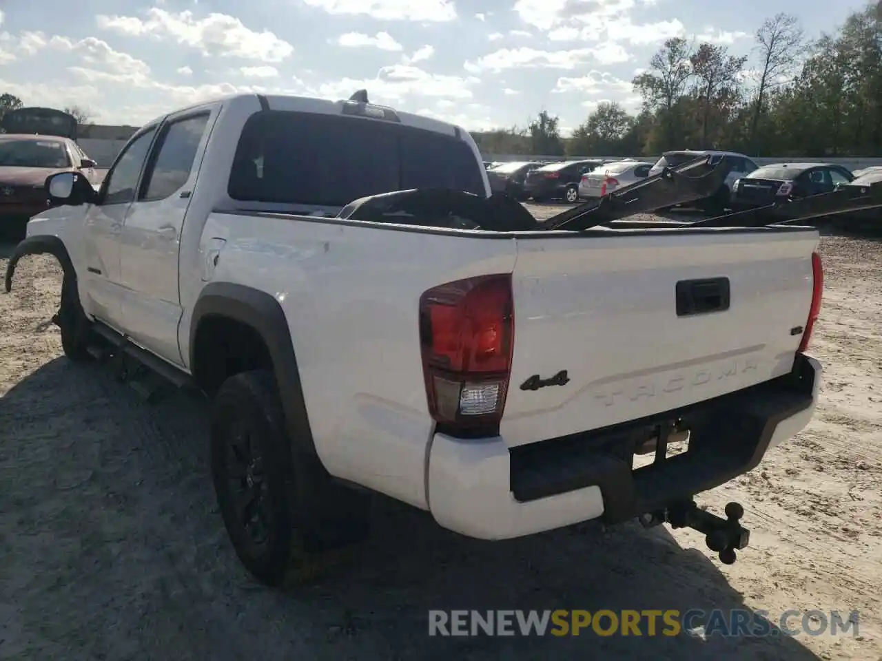 3 Photograph of a damaged car 5TFCZ5AN6MX272270 TOYOTA TACOMA 2021