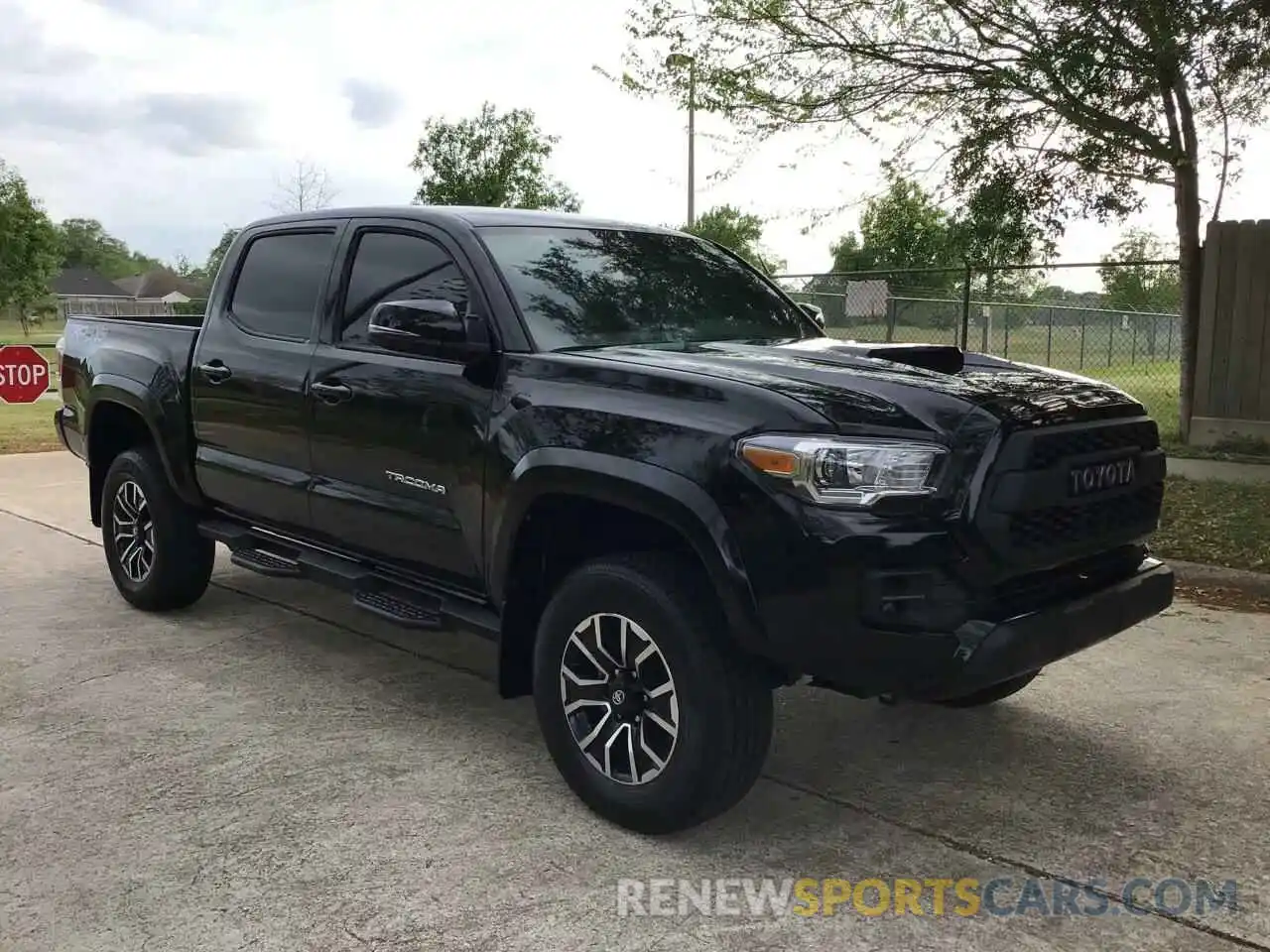 1 Photograph of a damaged car 5TFCZ5AN6MX276643 TOYOTA TACOMA 2021