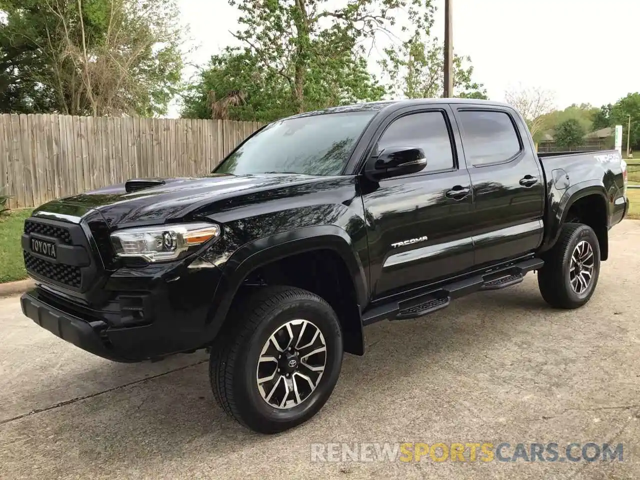 2 Photograph of a damaged car 5TFCZ5AN6MX276643 TOYOTA TACOMA 2021