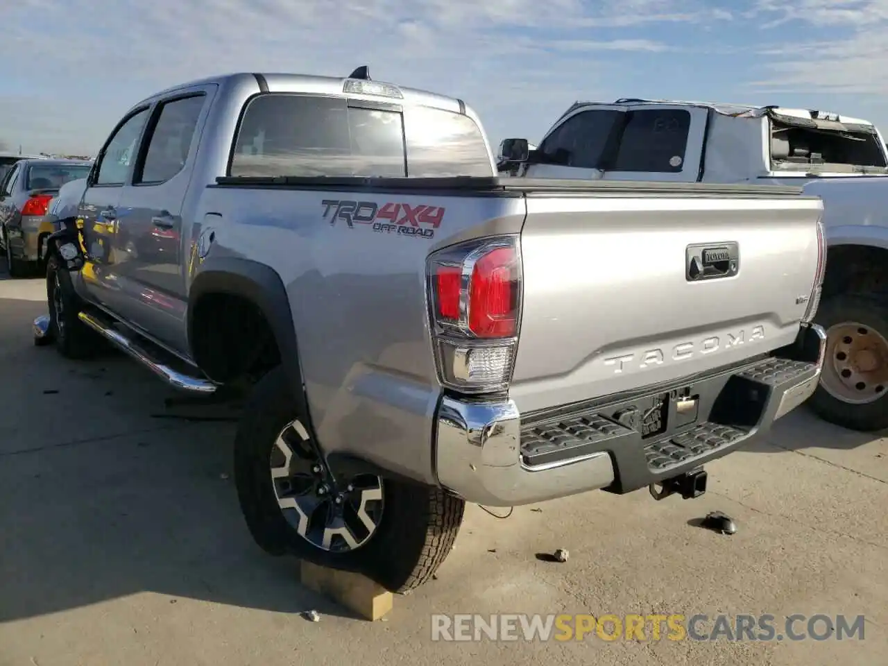 3 Photograph of a damaged car 5TFCZ5AN6MX281910 TOYOTA TACOMA 2021