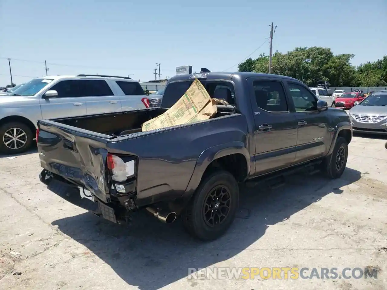 4 Photograph of a damaged car 5TFCZ5AN7MX247748 TOYOTA TACOMA 2021