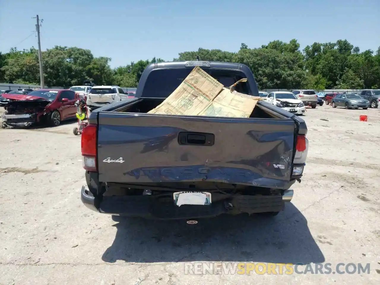 9 Photograph of a damaged car 5TFCZ5AN7MX247748 TOYOTA TACOMA 2021