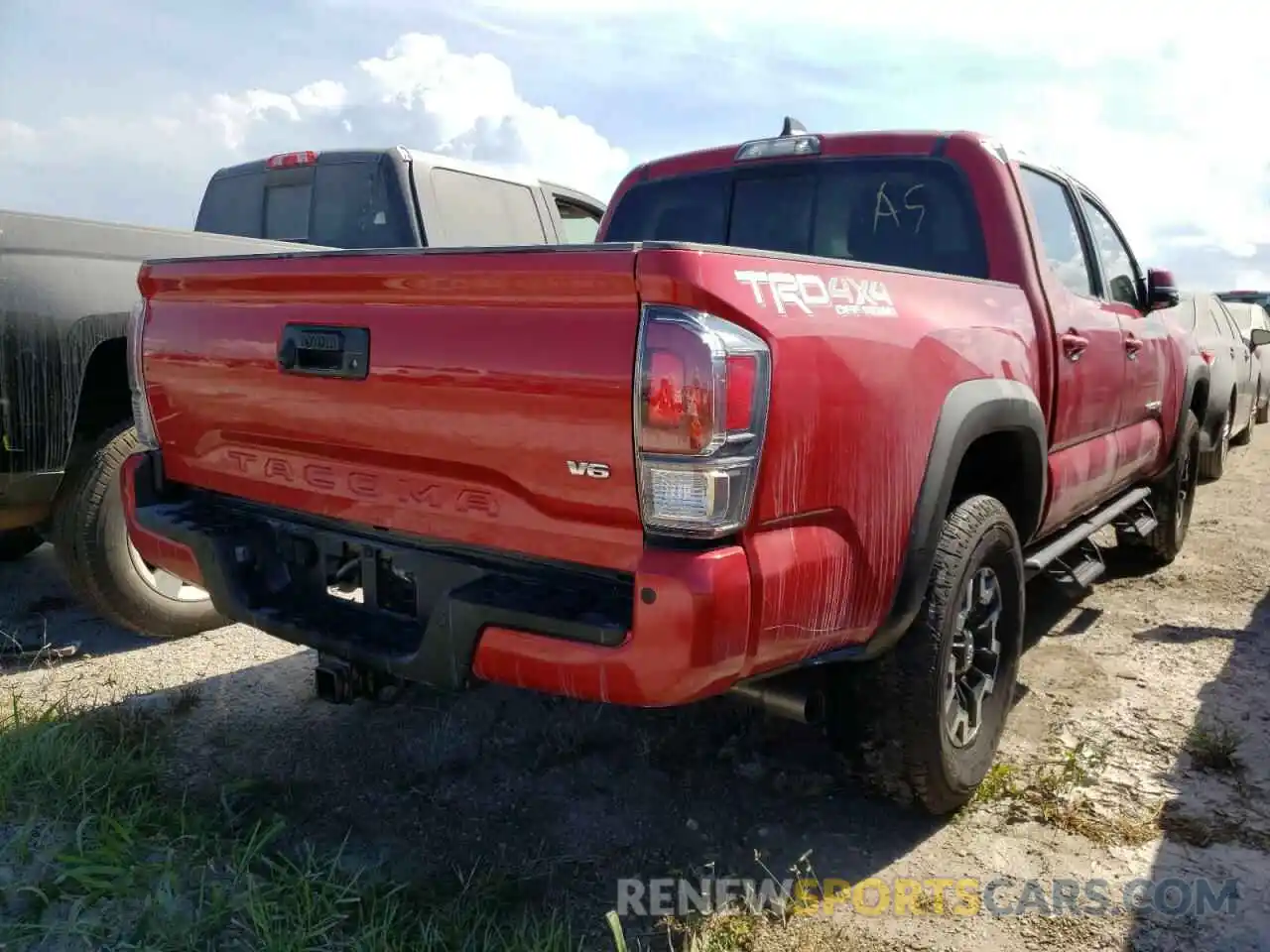 4 Photograph of a damaged car 5TFCZ5AN7MX255171 TOYOTA TACOMA 2021