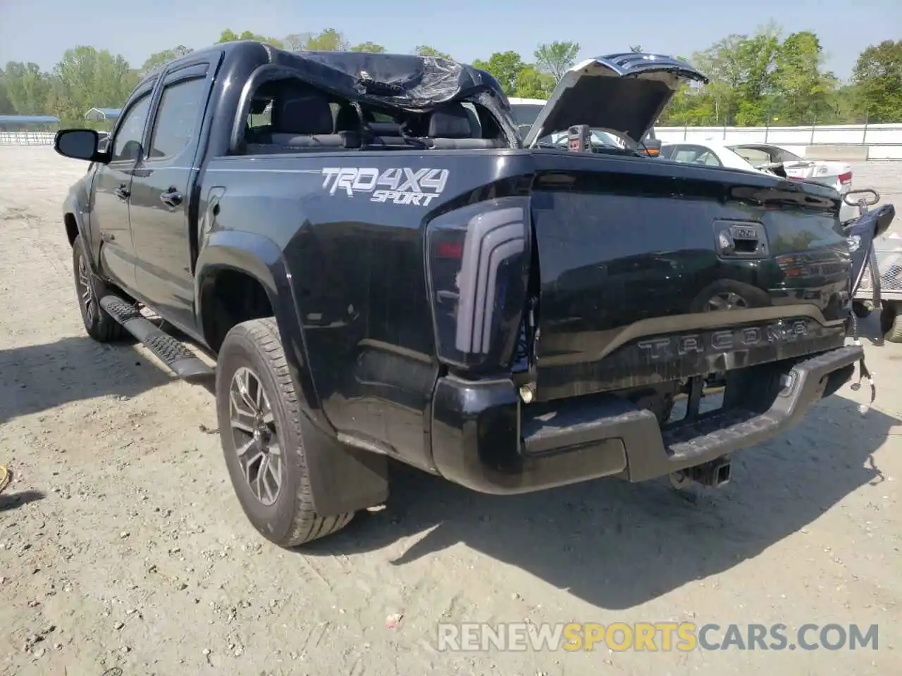 3 Photograph of a damaged car 5TFCZ5AN7MX262542 TOYOTA TACOMA 2021