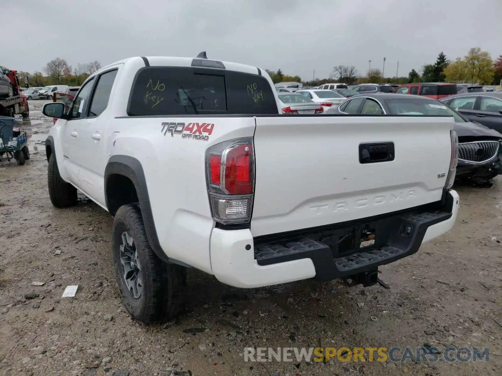 3 Photograph of a damaged car 5TFCZ5AN7MX272598 TOYOTA TACOMA 2021