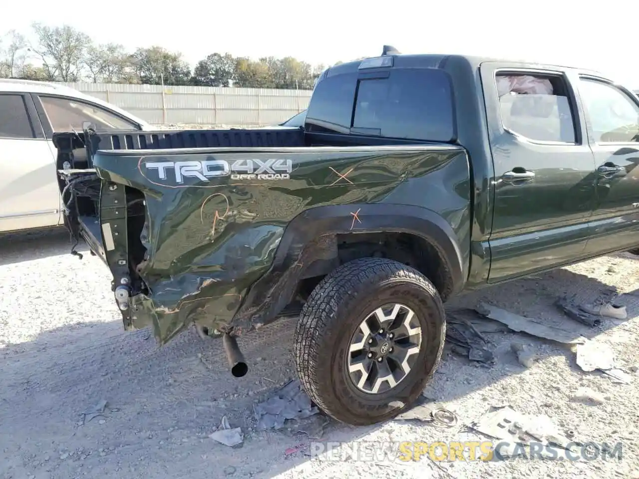 9 Photograph of a damaged car 5TFCZ5AN8MX244681 TOYOTA TACOMA 2021