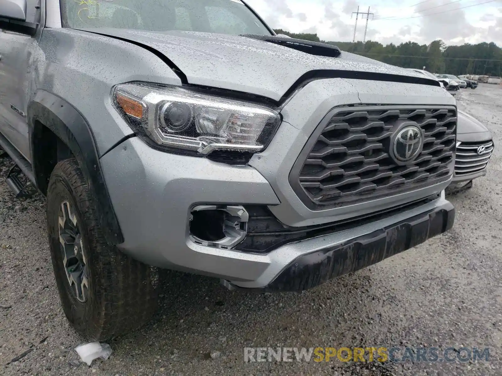 9 Photograph of a damaged car 5TFCZ5AN8MX245863 TOYOTA TACOMA 2021