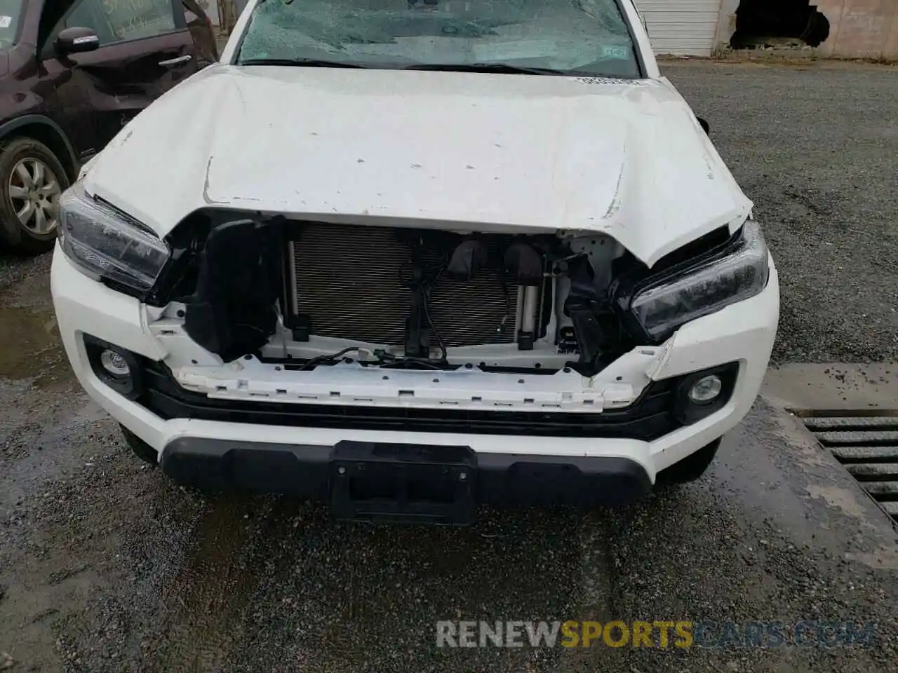 9 Photograph of a damaged car 5TFCZ5AN8MX246432 TOYOTA TACOMA 2021