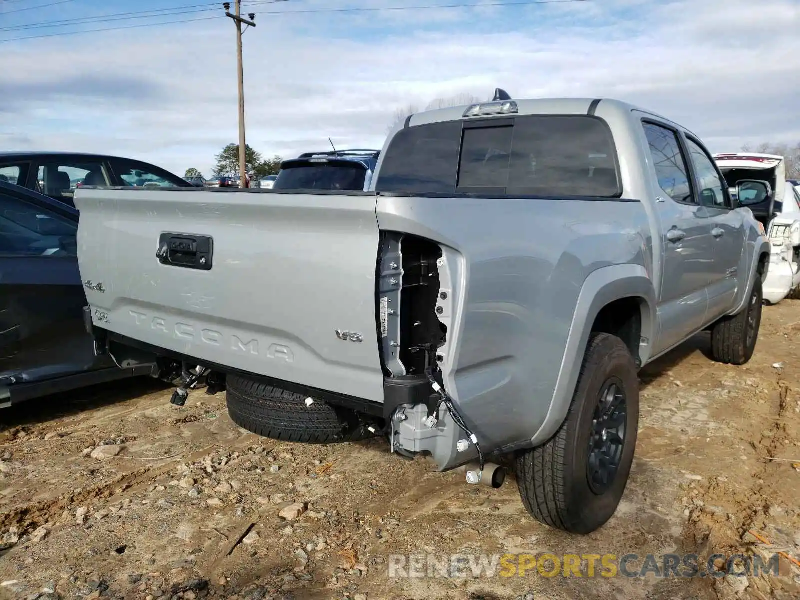 4 Photograph of a damaged car 5TFCZ5AN8MX251551 TOYOTA TACOMA 2021