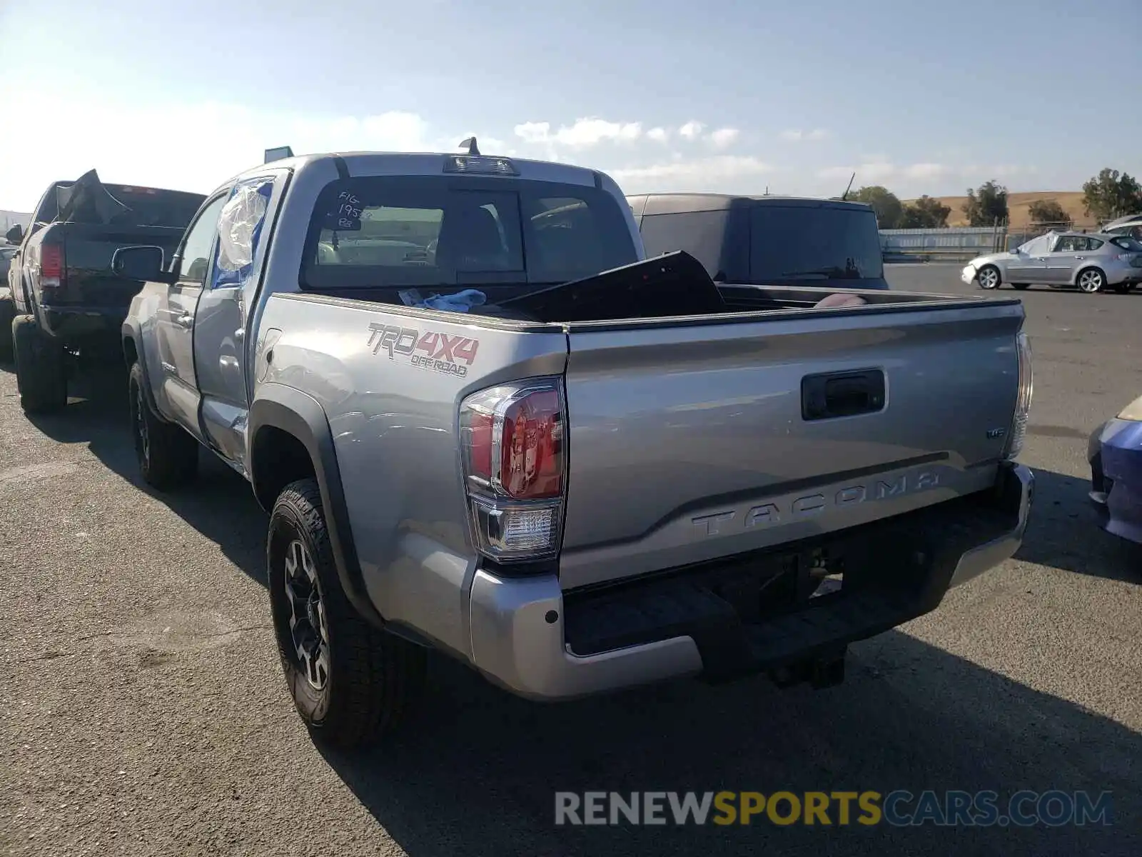 3 Photograph of a damaged car 5TFCZ5AN8MX262937 TOYOTA TACOMA 2021