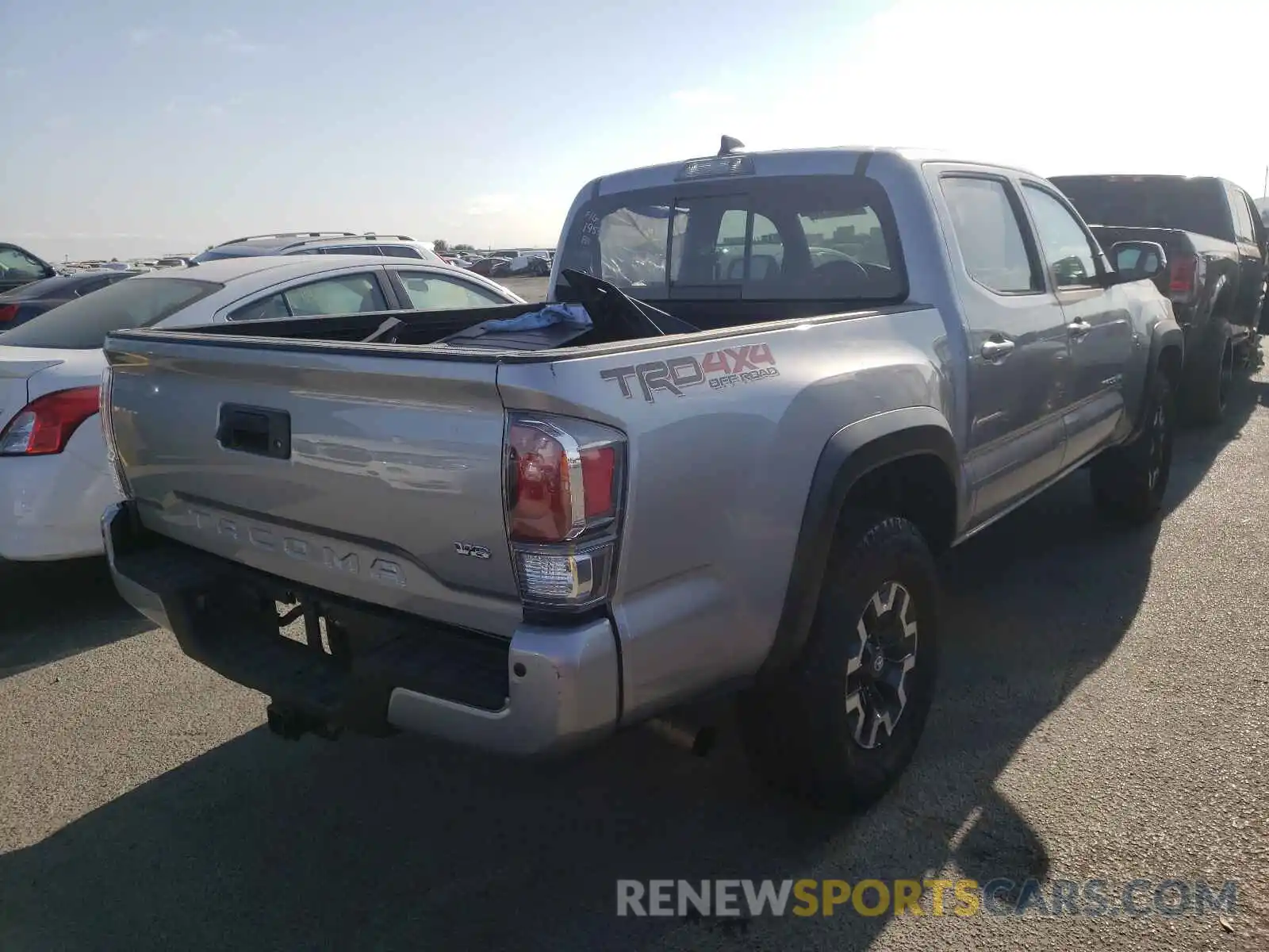 4 Photograph of a damaged car 5TFCZ5AN8MX262937 TOYOTA TACOMA 2021