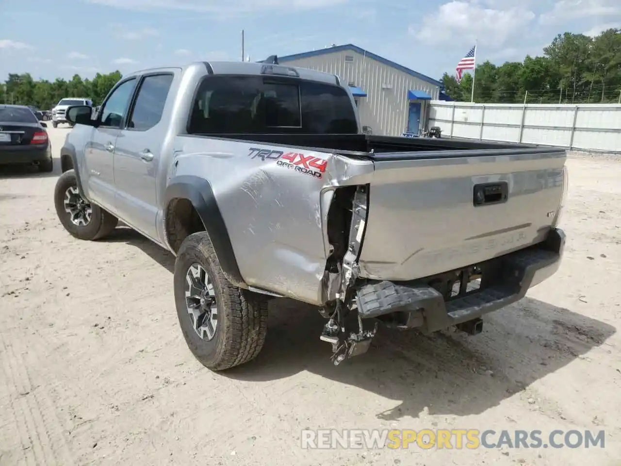 3 Photograph of a damaged car 5TFCZ5AN8MX264462 TOYOTA TACOMA 2021