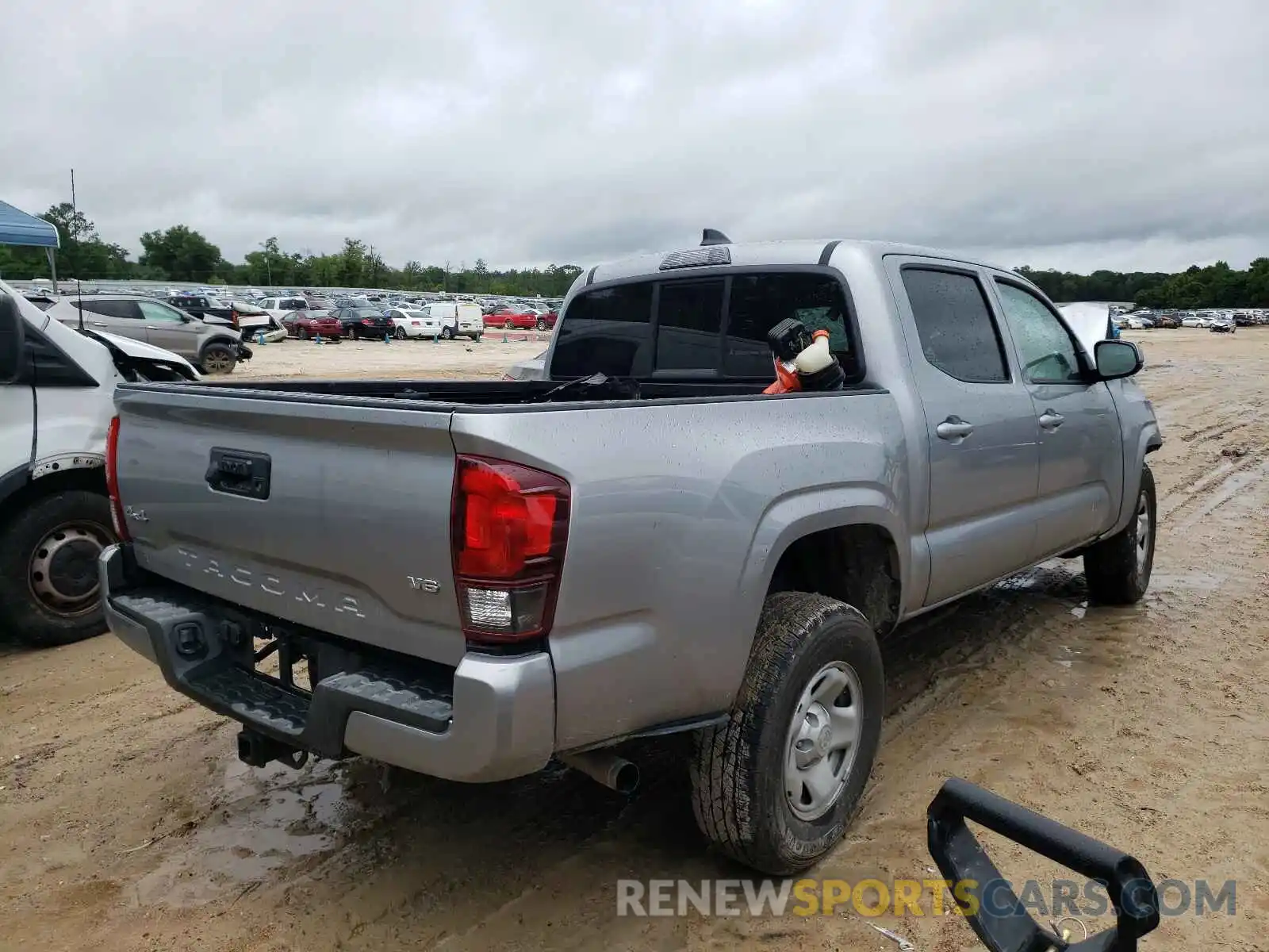 4 Photograph of a damaged car 5TFCZ5AN8MX269743 TOYOTA TACOMA 2021