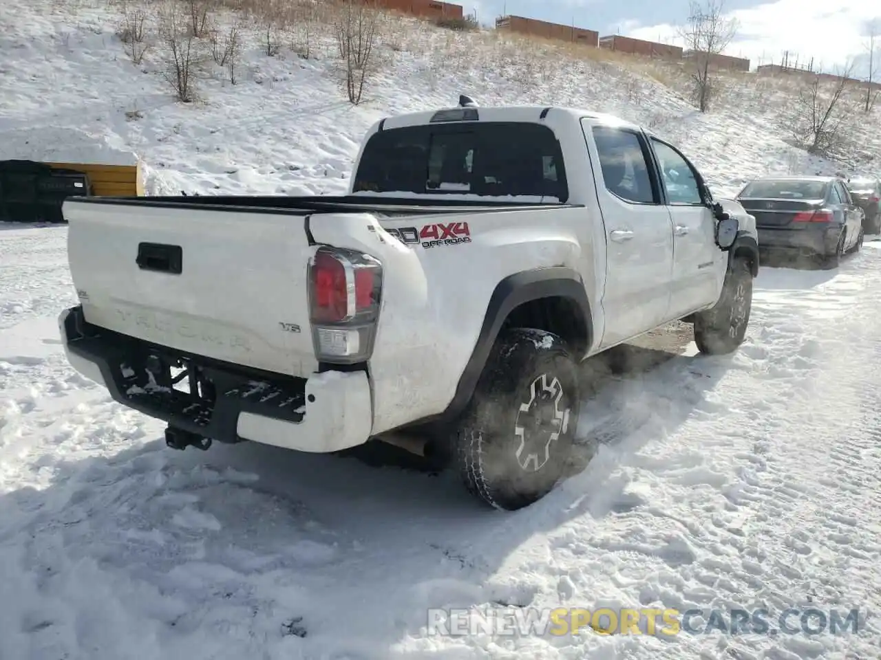 4 Photograph of a damaged car 5TFCZ5AN8MX271122 TOYOTA TACOMA 2021