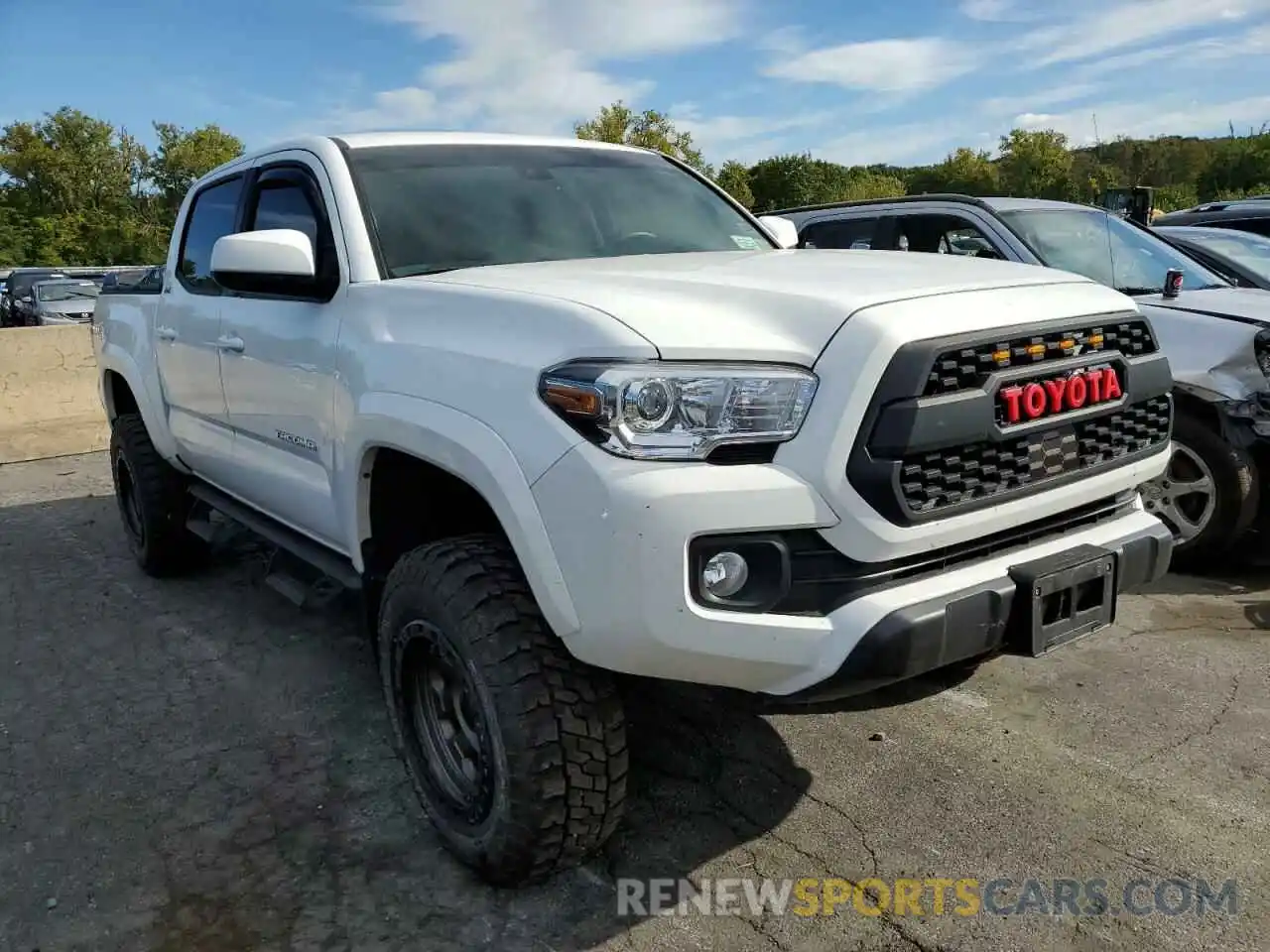 1 Фотография поврежденного автомобиля 5TFCZ5AN9MX249162 TOYOTA TACOMA 2021