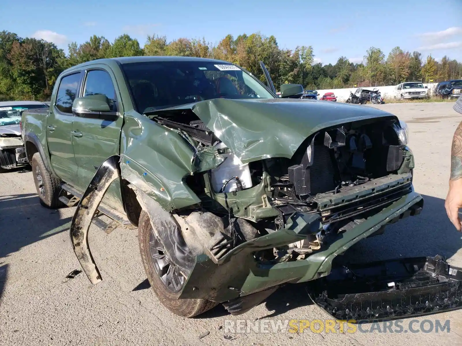 1 Photograph of a damaged car 5TFCZ5AN9MX253423 TOYOTA TACOMA 2021