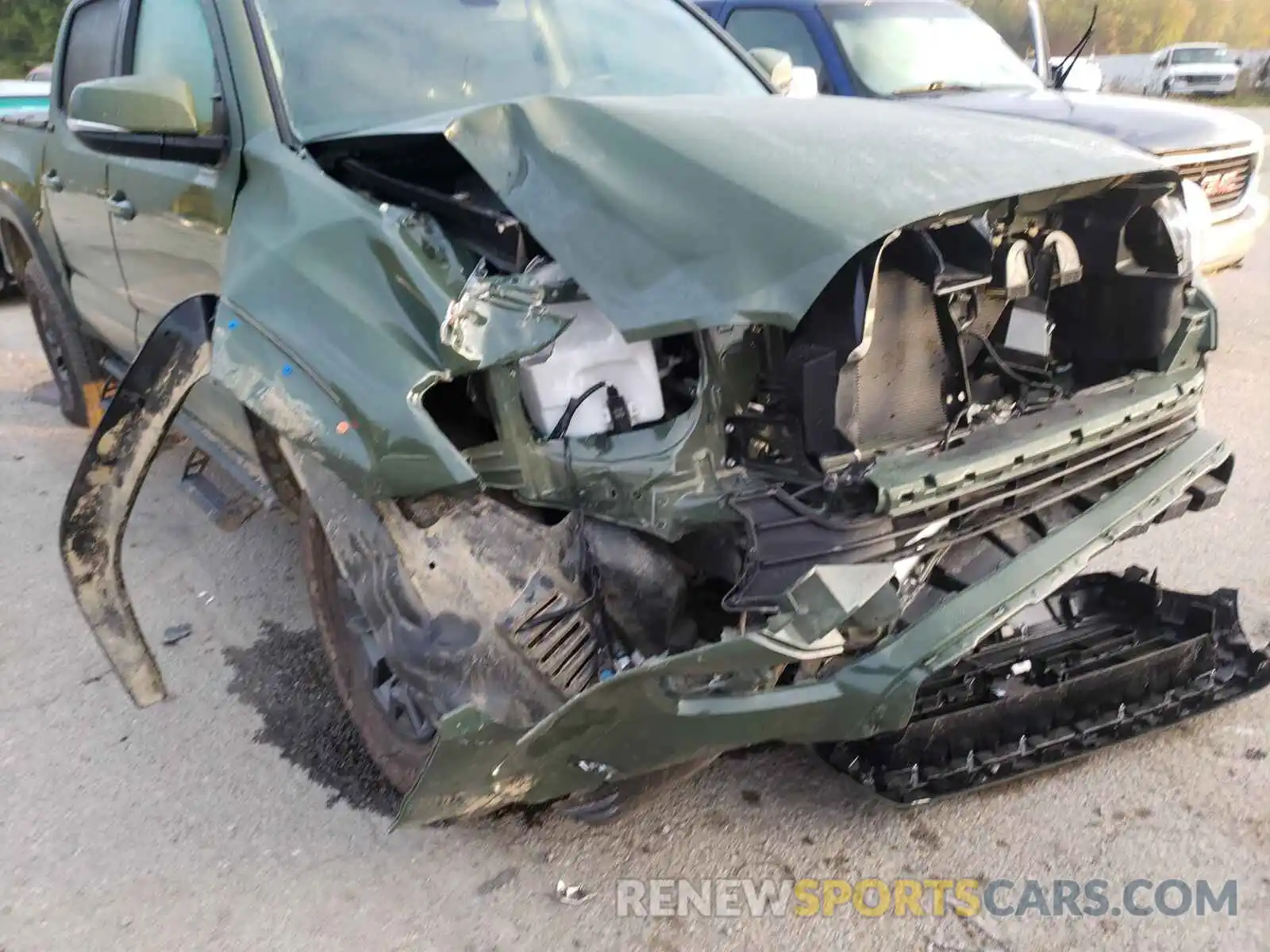 9 Photograph of a damaged car 5TFCZ5AN9MX253423 TOYOTA TACOMA 2021