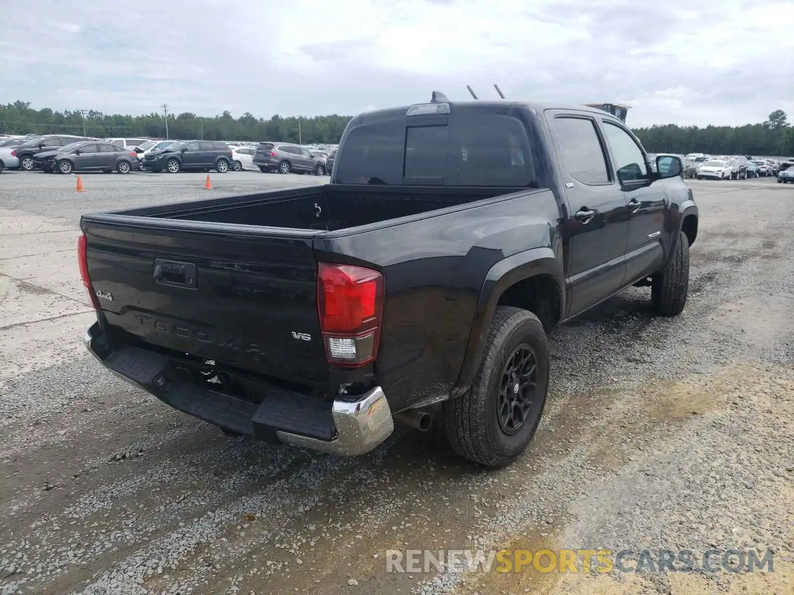 4 Photograph of a damaged car 5TFCZ5AN9MX256824 TOYOTA TACOMA 2021