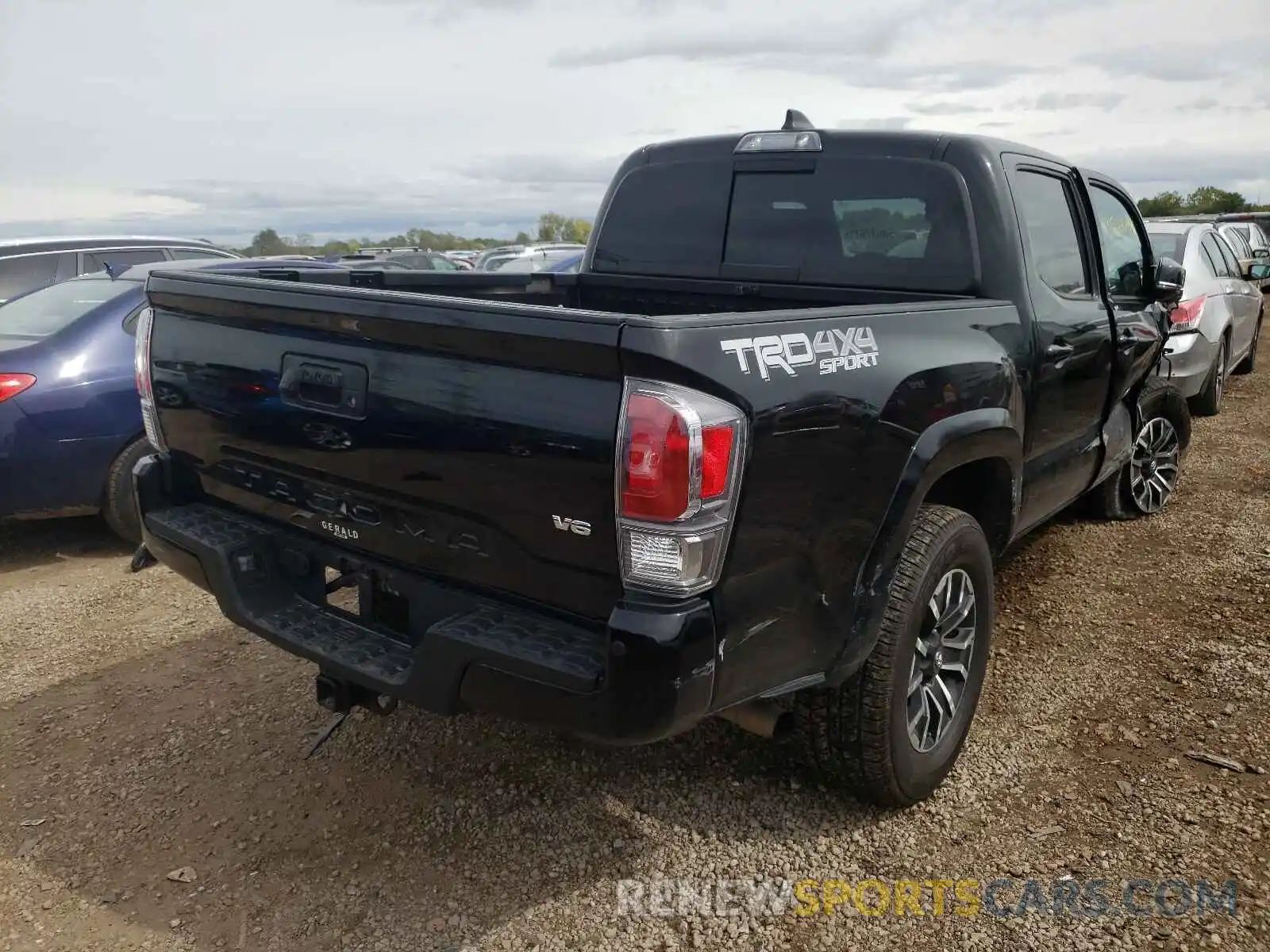 4 Photograph of a damaged car 5TFCZ5AN9MX261036 TOYOTA TACOMA 2021