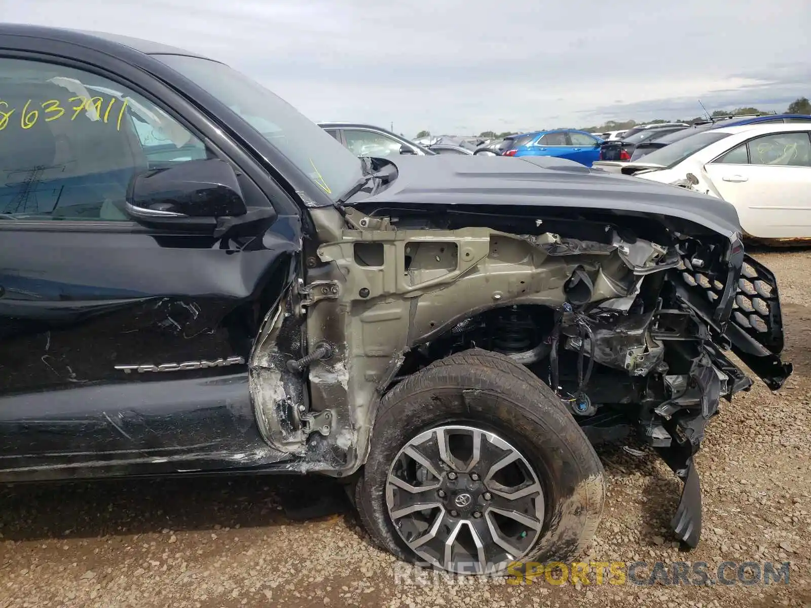 9 Photograph of a damaged car 5TFCZ5AN9MX261036 TOYOTA TACOMA 2021