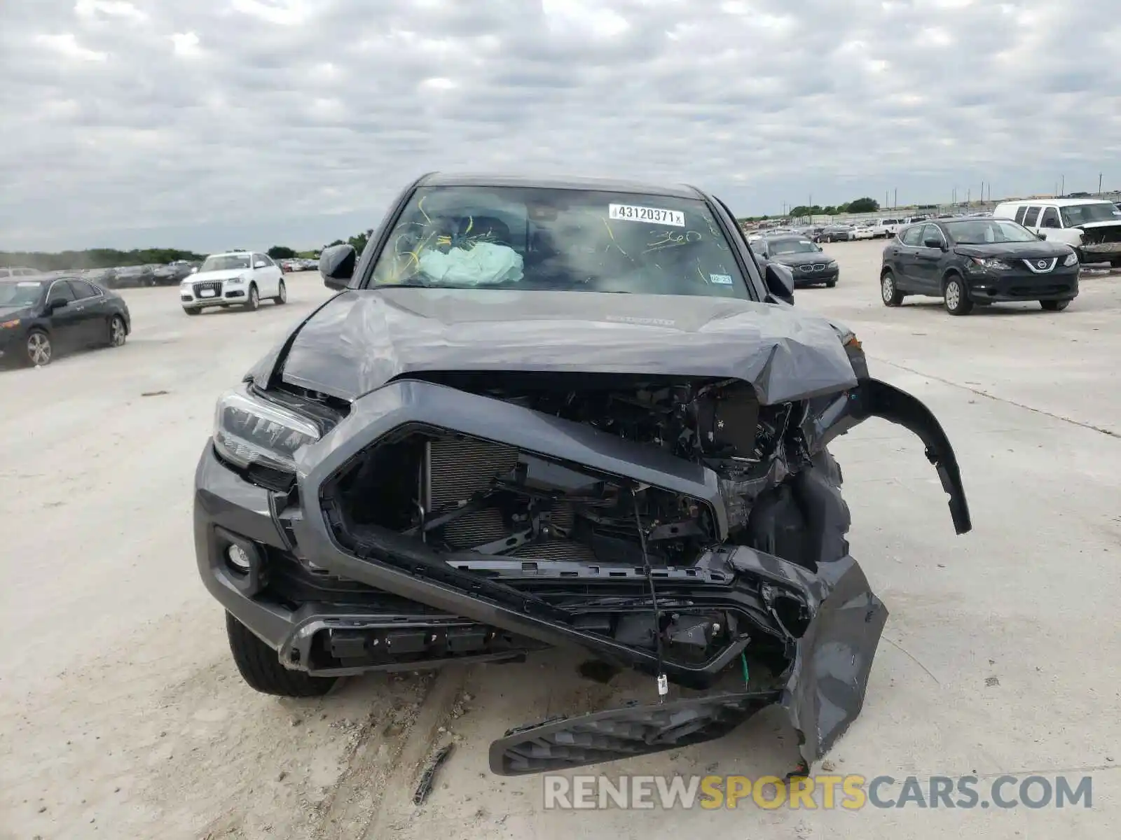 9 Photograph of a damaged car 5TFCZ5AN9MX262123 TOYOTA TACOMA 2021