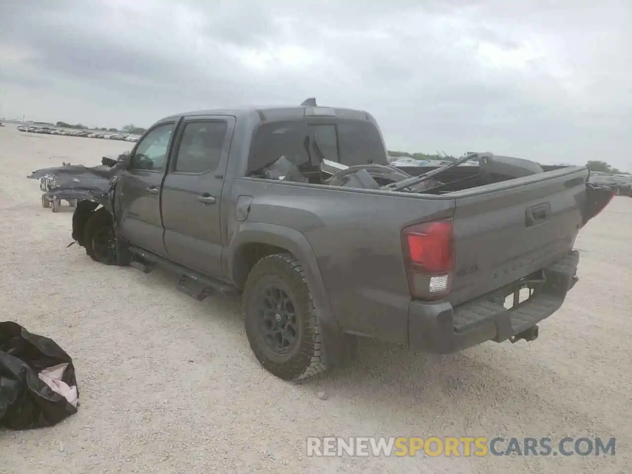 3 Photograph of a damaged car 5TFCZ5AN9MX272876 TOYOTA TACOMA 2021