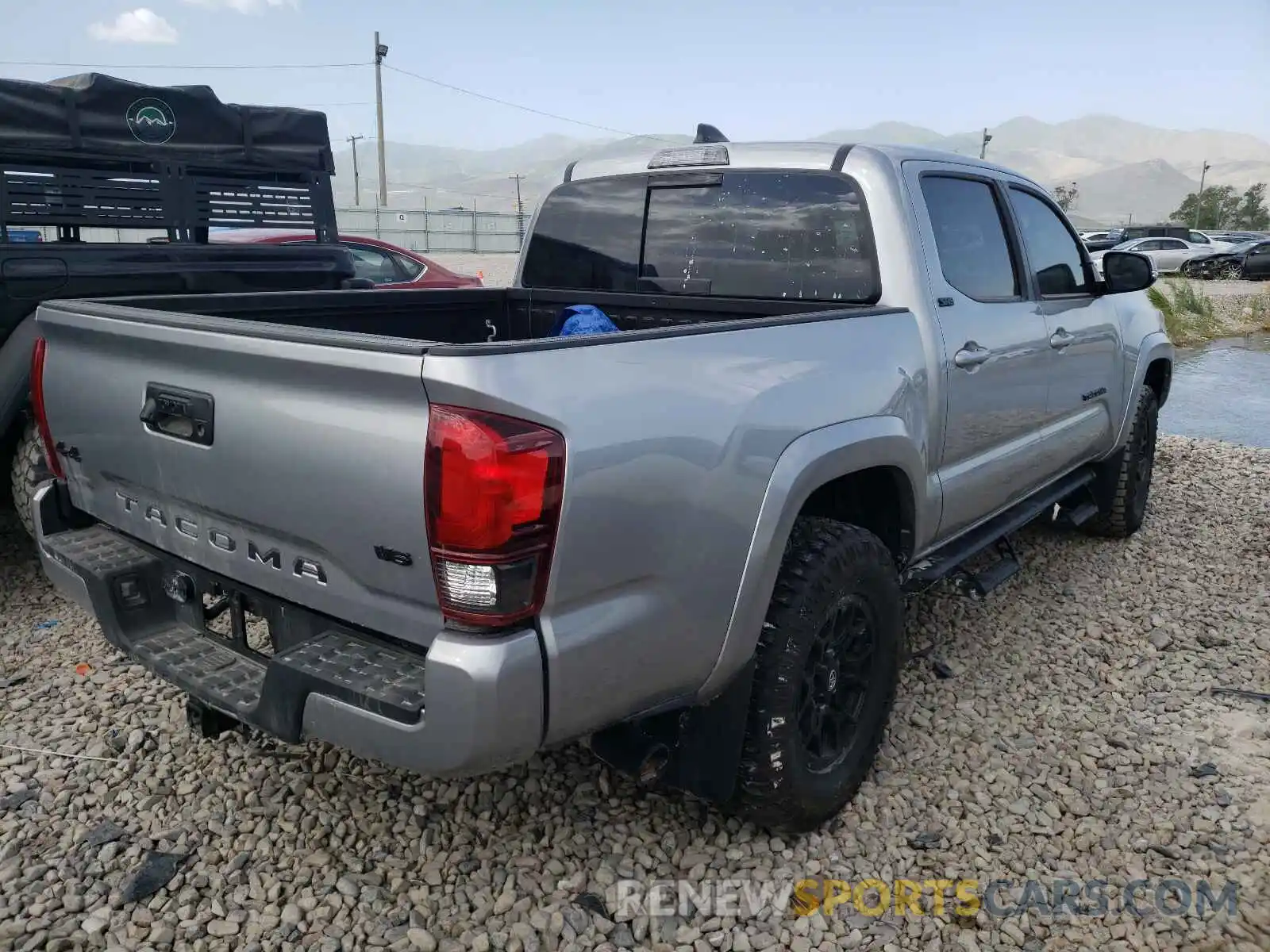 4 Photograph of a damaged car 5TFCZ5ANXMX251275 TOYOTA TACOMA 2021